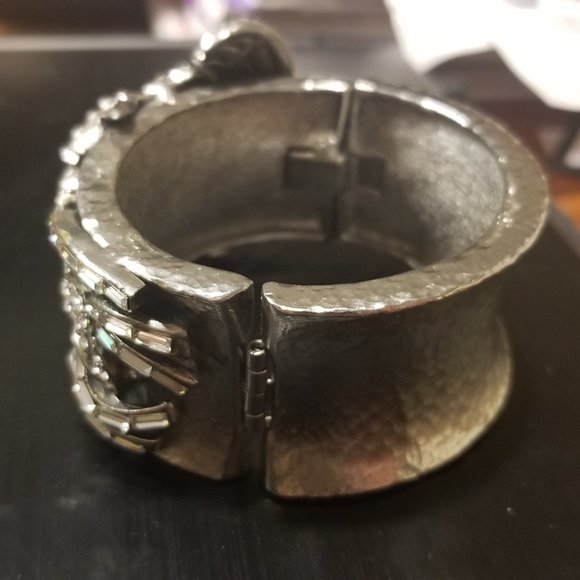 RARE STATEMENT VINTAGE JOSE MARIA BARRERA FEATHER Crystal SILVER BRACELET BANGLE - Picture 4 of 12